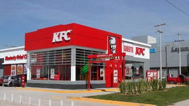 KFC cierra restaurantes en Gran Bretaña por falta de pollo