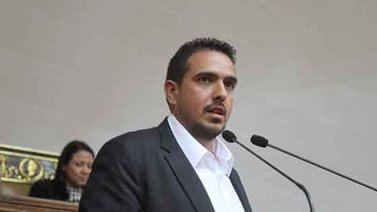 Stalin González dijo que "el aumento del pasaje es un nuevo golpe al bolsillo"