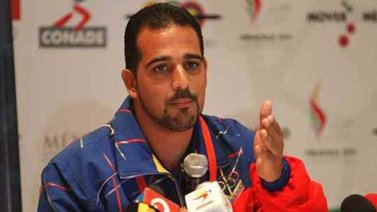 Alcalde de Vargas firmó 110 nuevas patentes de inversionistas emprendedores