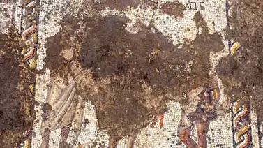 Arqueólogos israelíes descubren mosaico romano en antigua ciudad de Cesarea Arqueólogos israelíes descubren mosaico romano en antigua ciudad de Cesarea