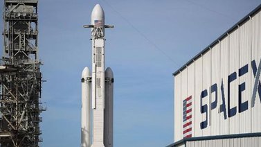 El Falcon Heavy, el cohete más potente del mundo, inicia su primer vuelo