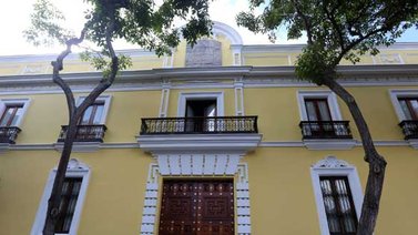 Julio César Pineda: "El servicio exterior se quedó sin expertos"