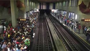 Irregularidades en vía férrea de Antímano generó retrasos en línea 2 del Metro