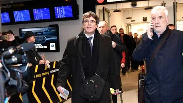 Expresidente catalán Carles Puigdemont llega a Dinamarca