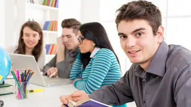 Según The Lancet, la adolescencia "ahora se extiende de los 10 a los 24 años" Según The Lancet, la adolescencia "ahora se extiende de los 10 a los 24 años"