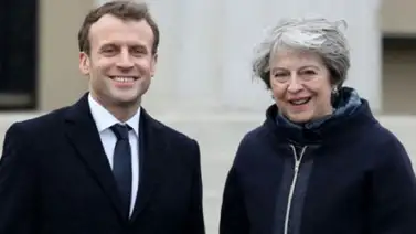 Theresa May y Macron acuerdan estrechar su cooperación en defensa e inmigración Theresa May y Macron acuerdan estrechar su cooperación en defensa e inmigración