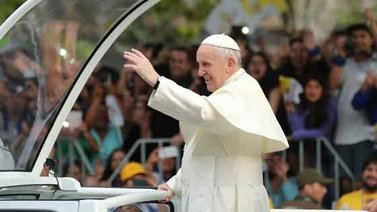 Chilenos le "hacen el fo" a visita de Francisco