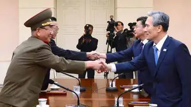 Las dos Coreas optan por aliviar la tensión en una reunión histórica Las dos Coreas optan por aliviar la tensión en una reunión histórica