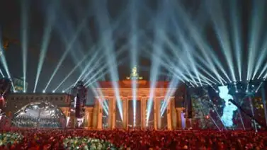 La Puerta de Brandeburgo acoge de nuevo la mayor fiesta de Nochevieja en Alemania La Puerta de Brandeburgo acoge de nuevo la mayor fiesta de Nochevieja en Alemania
