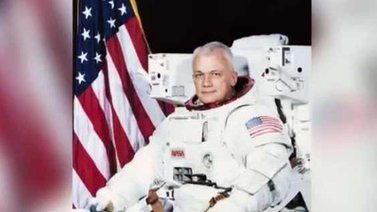 Muere el primer astronauta que flotó libremente en el espacio (+Video)