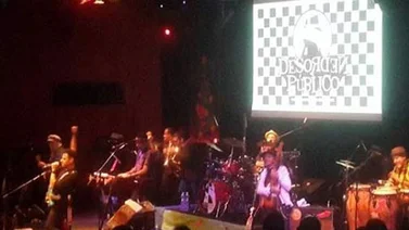 Desorden Público le cantó a la nostalgia, a la corrupción y a la alegría navideña (+Videos)