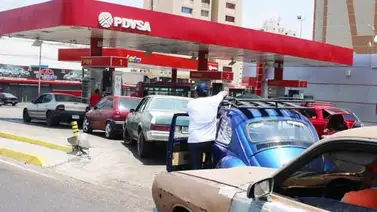 Las colas por la escasez de gasolina persisten en el oeste de Venezuela Las colas por la escasez de gasolina persisten en el oeste de Venezuela