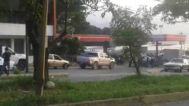 Colas kilométricas en Táchira y Mérida por falta de gasolina Colas kilométricas en Táchira y Mérida por falta de gasolina
