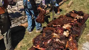 Uruguay consigue récord Guiness por el asado con cuero más grande el mundo (+Fotos) Uruguay consigue récord Guiness por el asado con cuero más grande el mundo (+Fotos)
