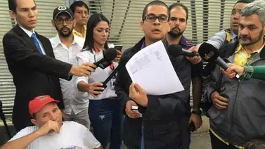 Nicmer Evans denunció que los "puntos rojos" están pidiendo el Carnet de la Patria Nicmer Evans denunció que los "puntos rojos" están pidiendo el Carnet de la Patria