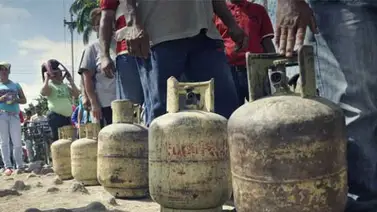 100 mil bolos una bombona de gas de 10 kilos en el Zulia 100 mil bolos una bombona de gas de 10 kilos en el Zulia