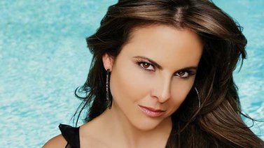 Kate del Castillo sale con un joven actor venezolano (+Foto)