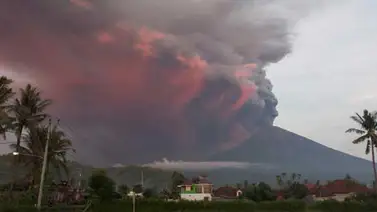 Alerta en Indonesia por erupción de volcán en Bali Alerta en Indonesia por erupción de volcán en Bali