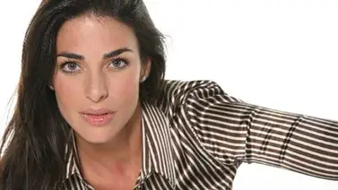 Chepa Candela: Anastasia Mazzone anda brincando en una pata Chepa Candela: Anastasia Mazzone anda brincando en una pata