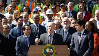 California aprueba ley de "ciudad santuario" para ampliar las protecciones a inmigrantes California aprueba ley de "ciudad santuario" para ampliar las protecciones a inmigrantes