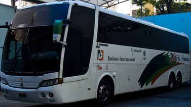 Chamos agarran su bus y le dicen "adiós a la patria"