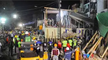 Retiran a rescatistas de escuela Enrique Rébsamen en México por temor a derrumbe Retiran a rescatistas de escuela Enrique Rébsamen en México por temor a derrumbe