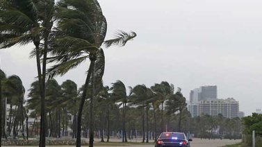 Miami ordena toque de queda este sábado ante la llegada del huracán Irma (+Video)