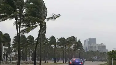 Miami ordena toque de queda este sábado ante la llegada del huracán Irma (+Video) Miami ordena toque de queda este sábado ante la llegada del huracán Irma (+Video)