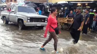 "Palo de agua" inunda Maracaibo en su cumpleaños 488 (+Fotos) "Palo de agua" inunda Maracaibo en su cumpleaños 488 (+Fotos)