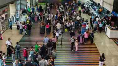 Tasa aeroportuaria se convierte en una traba más para salir del país Tasa aeroportuaria se convierte en una traba más para salir del país