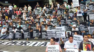 Venezolanos rindieron tributo en Chacao a los caídos durante manifestaciones (+Fotos) Venezolanos rindieron tributo en Chacao a los caídos durante manifestaciones (+Fotos)