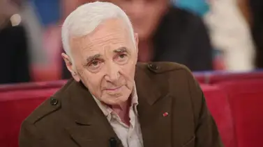 Charles Aznavour recibió por fin su estrella en el Paseo de la Fama en Hollywood Charles Aznavour recibió por fin su estrella en el Paseo de la Fama en Hollywood