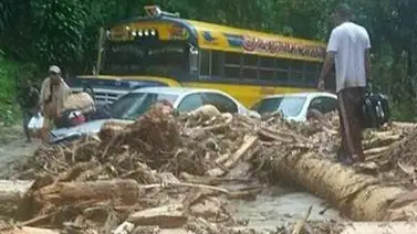 Cuatro personas fallecidas y varias desaparecidas tras crecida de río en Choroní (+Fotos y video) Cuatro personas fallecidas y varias desaparecidas tras crecida de río en Choroní (+Fotos y video)