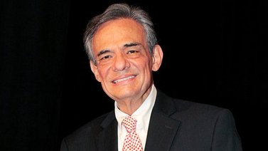 La esposa de José José desmiente la muerte del cantante