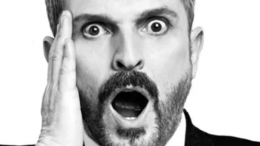 Demandan a Miguel Bosé