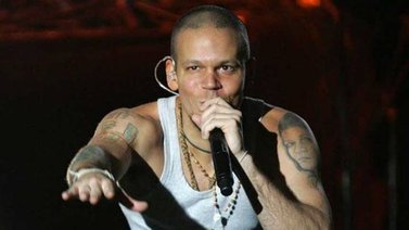 Residente presenta video de tema "Guerra" para promover la paz