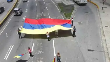 Trancan la autopista Prados del Este Trancan la autopista Prados del Este