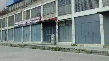 Comercios se mantienen cerrados en La Baralt, San Martín y Quinta Crespo (+Fotos) Comercios se mantienen cerrados en La Baralt, San Martín y Quinta Crespo (+Fotos)