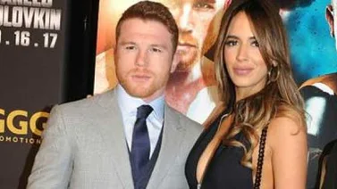 Ex novia embarazada del "Canelo" le muestra en la cara a Shannon De Lima su barriga