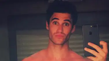 Darren Criss se empelotó en el set de American Crime Story: Versace (+Foto) Darren Criss se empelotó en el set de American Crime Story: Versace (+Foto)