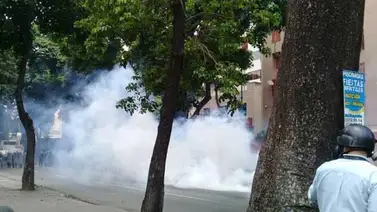 GNB reprimió movilización opositora en El Paraíso GNB reprimió movilización opositora en El Paraíso