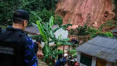 Dos muertos y 30.000 desalojados por las fuertes lluvias en estado brasileño Dos muertos y 30.000 desalojados por las fuertes lluvias en estado brasileño