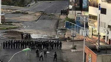 Reportaron un manifestante y tres GNB heridos en Lechería (+Foto y Video)