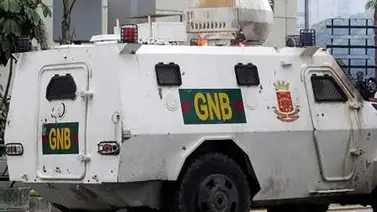 Investigarán al militar que condujo la tanqueta que tumbó portón en Valle Hondo Investigarán al militar que condujo la tanqueta que tumbó portón en Valle Hondo