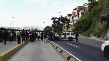 Abatidos cuatro sujetos al enfrentarse a funcionarios de la PNB en Roca Tarpeya (+Fotos)