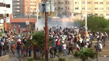 Reportaron enfrentamientos entre la PNB y manifestantes en Lechería (+Videos y fotos)