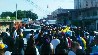 Realizan marcha del silencio en Ciudad Bolívar en honor al enfermero Augusto Puga