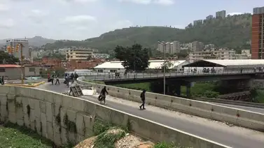 GNB reprime a vecinos del Conjunto Residencial Paraíso (+Videos y fotos) GNB reprime a vecinos del Conjunto Residencial Paraíso (+Videos y fotos)