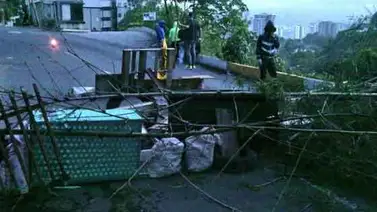 Reportan varias zonas de Caracas trancadas por barricadas (+Fotos) Reportan varias zonas de Caracas trancadas por barricadas (+Fotos)