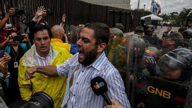Juan Requesens denuncia robo de su celular